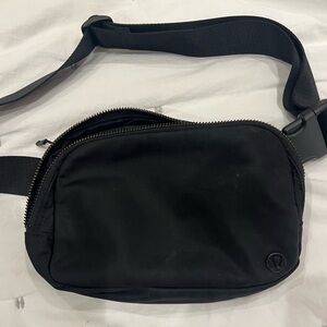 LuLuLemon Everywhere belt bag in great condition